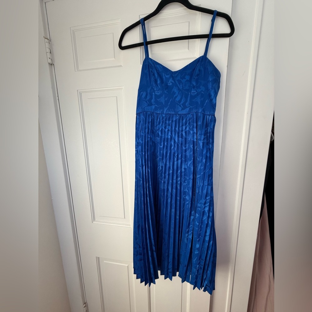 Chic Sensibility Cobalt Blue Satin Jacquard Pleated Midi Dress
Lulus